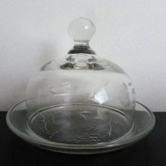 Princess House Heritage Round Covered Butter / Cheese Dome / Cloche and Plate - Picture 1 of 6
